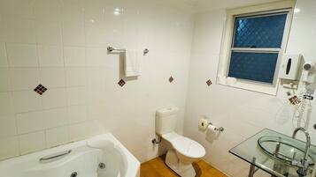 Deluxe Double or Twin Room | Premium bedding, individually furnished, desk, laptop workspace