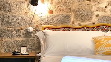 Design Double Room (Duminiha) | Premium bedding, down comforters, Tempur-Pedic beds, free minibar