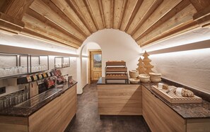 Free daily buffet breakfast - Hotel Hubertushof (Saalbach-Hinterglemm)