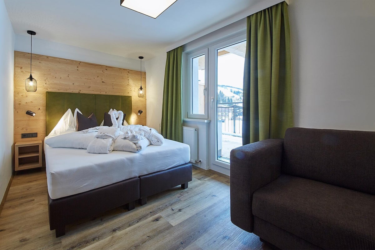 Double Room (Westgipfel) | Peti besi dalam bilik, meja, kalis bunyi, Wi-fi percuma