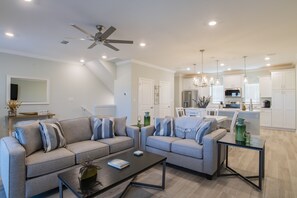 Televisión, reproductor de DVD y estéreo 