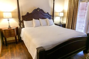 2 habitaciones, escritorio, tabla de planchar con plancha y wifi gratis 