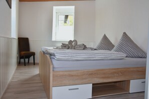 2 dormitorios, caja fuerte, wifi y ropa de cama