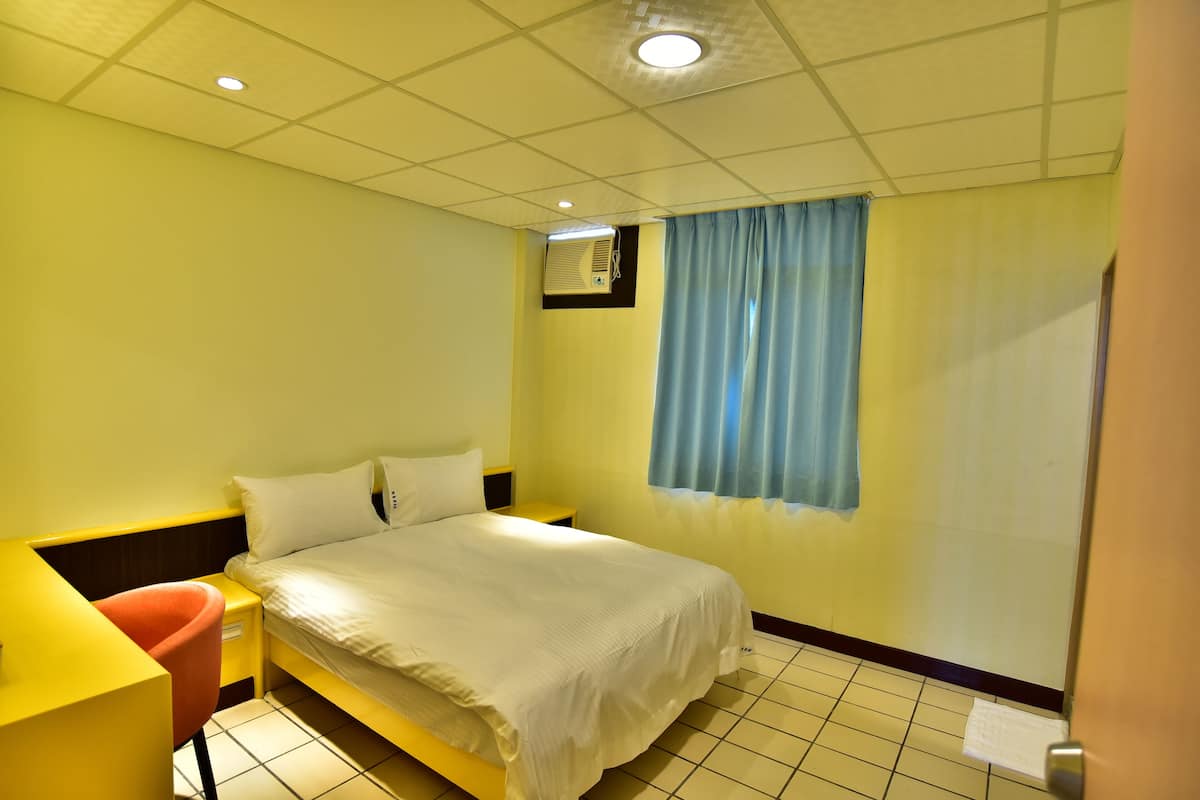 Basic Double Room | Desk, blackout drapes, free WiFi, bed sheets