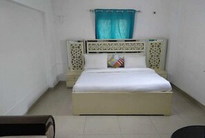 Double Room - Hotel Red Stone (New Delhi)
