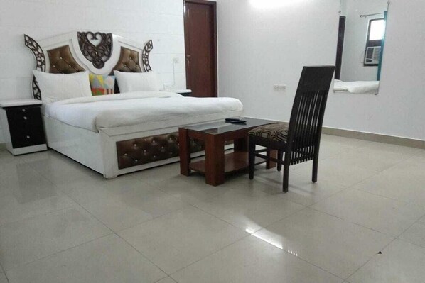 Double Room - Hotel Red Stone (New Delhi)