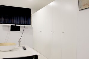 Système d’insonorisation, accès au Wi-Fi (inclus)