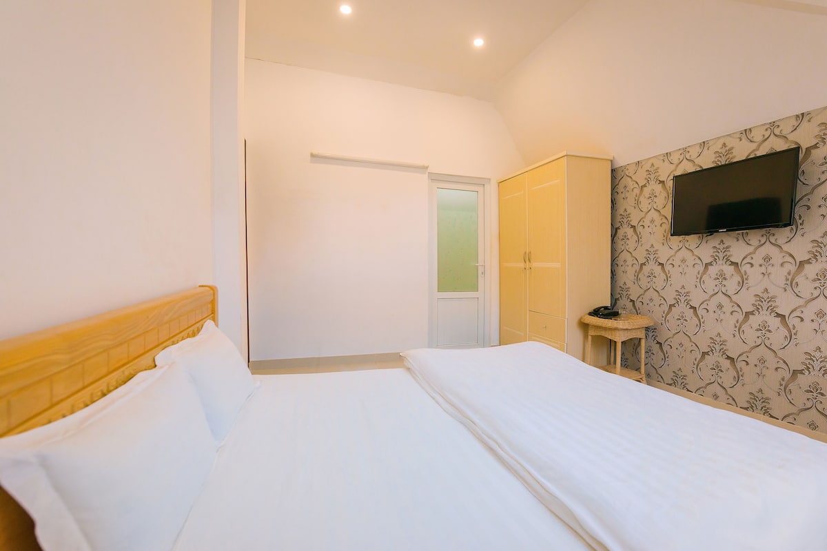 Superior Room | Minibar, desk, laptop workspace, iron/ironing board (on request)
