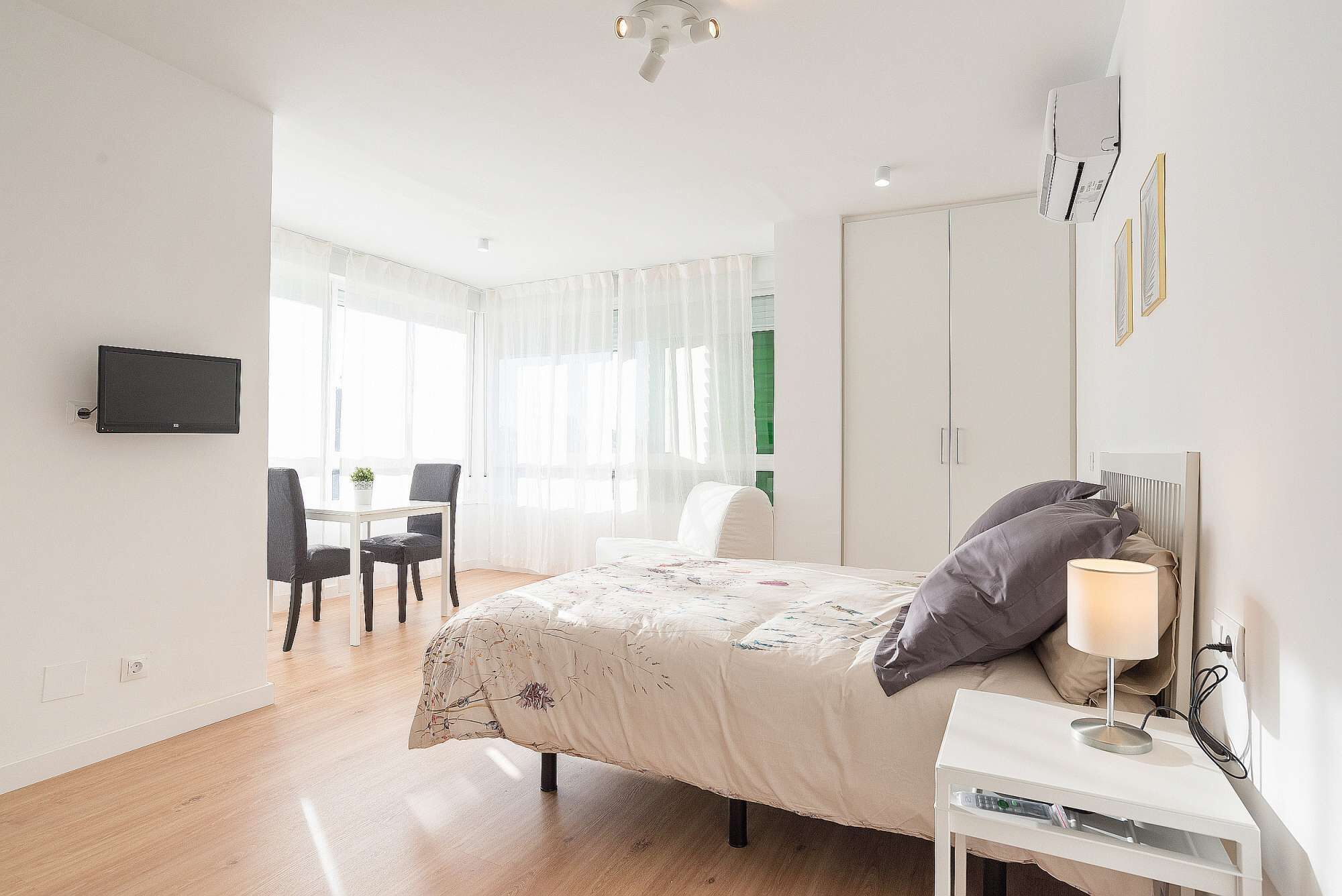 1 chambre, fer et planche à repasser, Wi-Fi, draps fournis