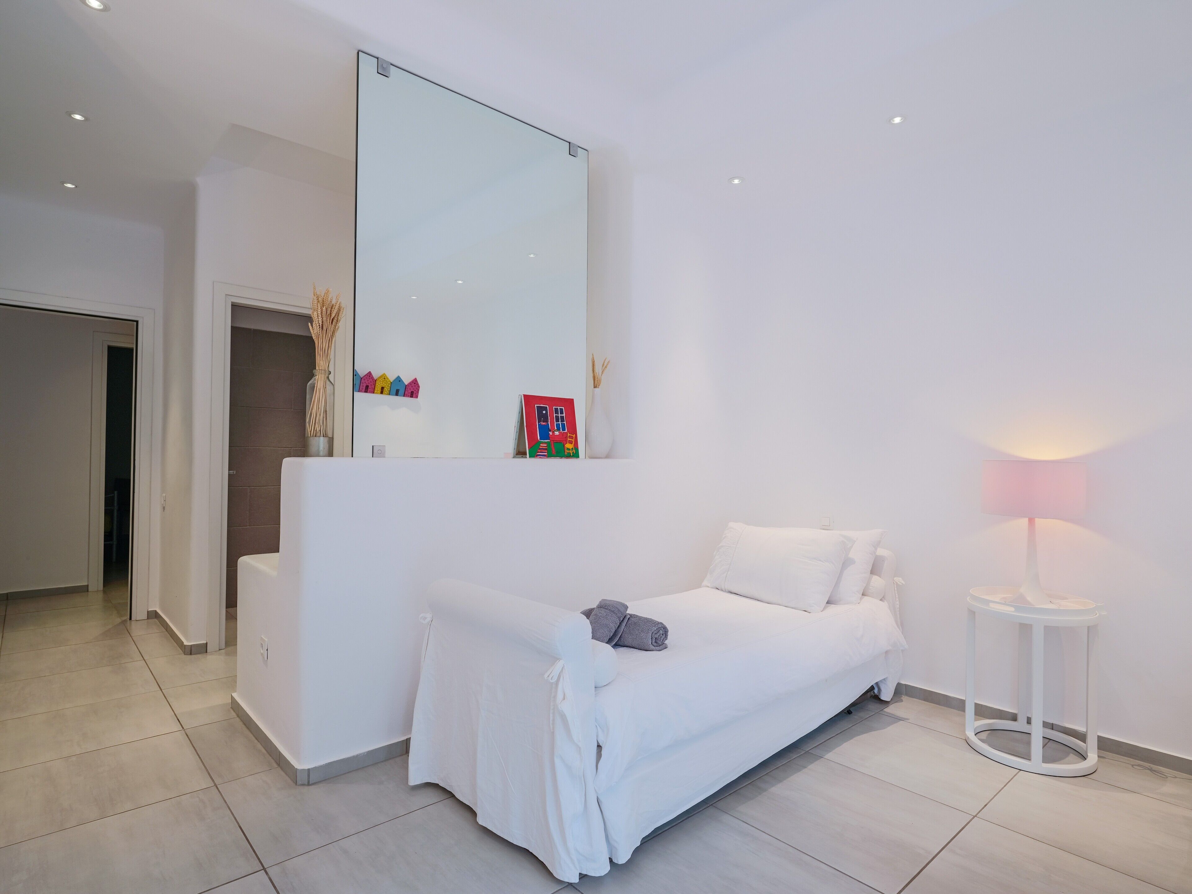 5 Schlafzimmer, Zimmersafe, Schreibtisch, Bügeleisen/Bügelbrett