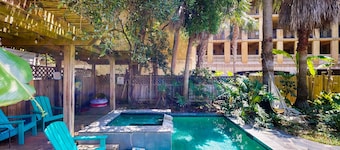 Dog-Friendly Cottage by the Beach with Private Pool, Pool Spa, & Free WiFi