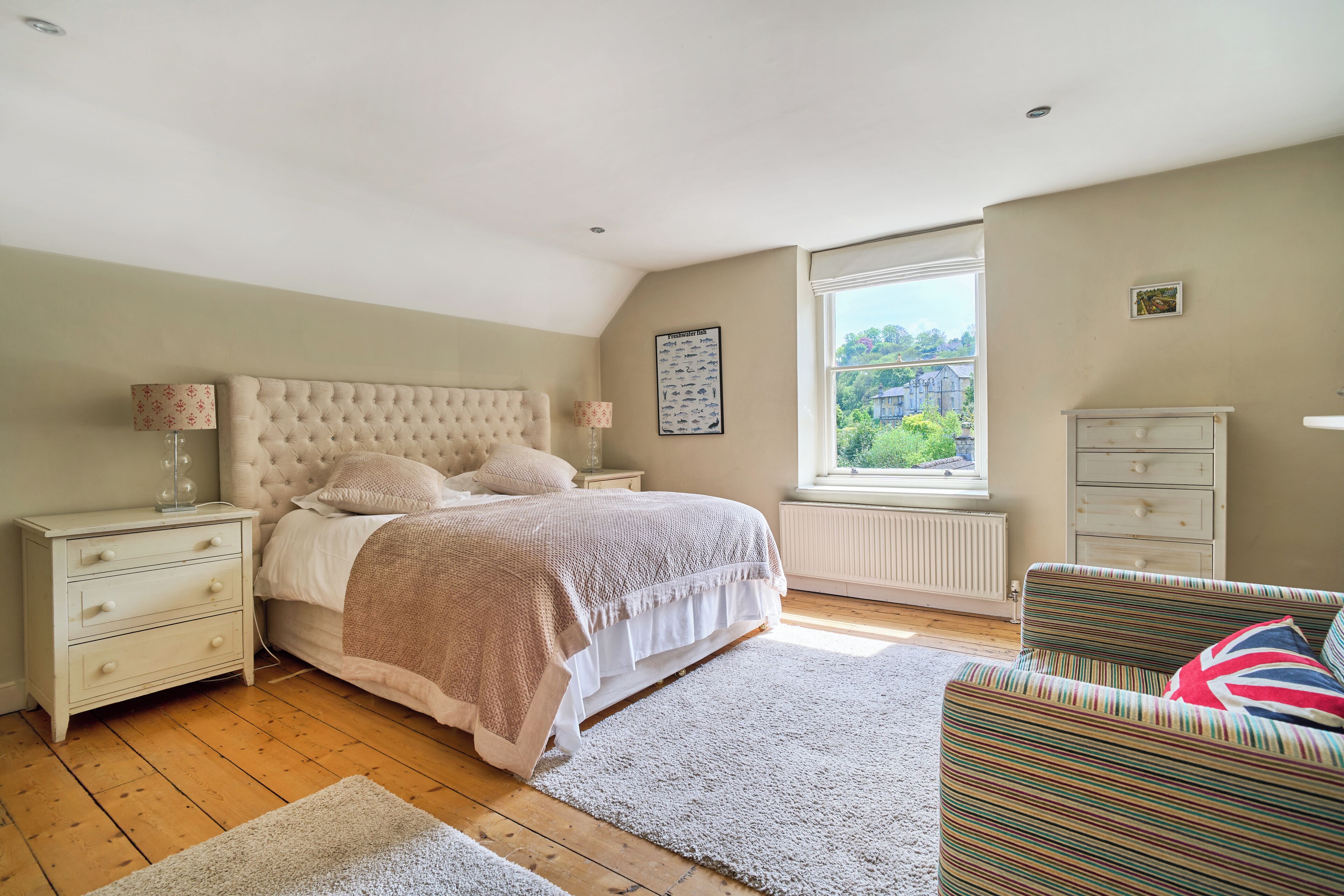 Deluxe House | 7 bedrooms, premium bedding, desk, iron/ironing board