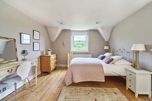 Deluxe-Haus | 7 Schlafzimmer, hochwertige Bettwaren, Schreibtisch