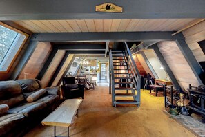 TV, fireplace, DVD player, foosball - Stylish A-frame cabin with full kitchen, loft & spacious deck - dog-friendly (Camp Connell)