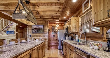 Luxury Sevierville Motorcycle Friendly Mountain View Cabin Rental-Arcade table