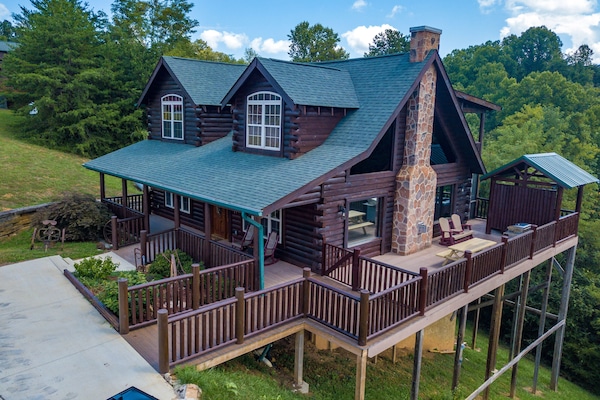 Luxury Smoky Mountain Cabin - Perky Peaks Lodge