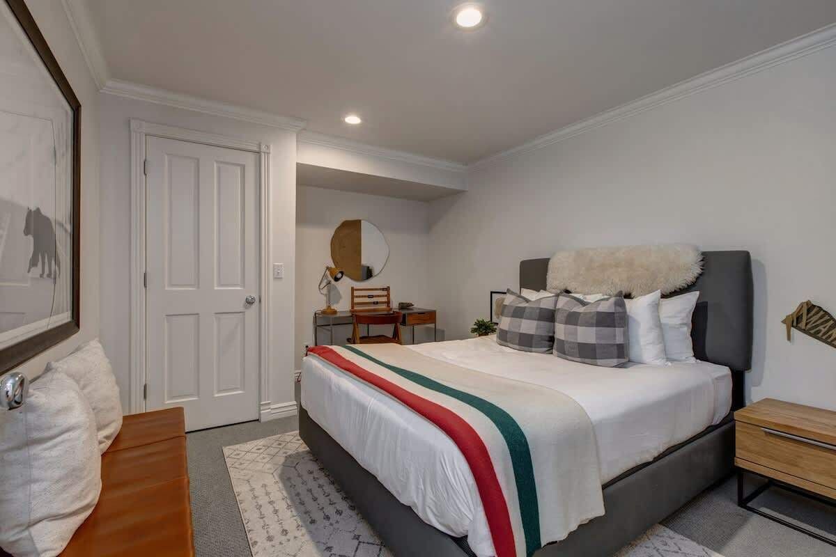 4 habitaciones, tabla de planchar con plancha y wifi gratis 