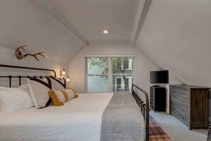 4 slaapkamers, een strijkplank/strijkijzer, gratis wifi, beddengoed
