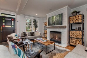 TV, fireplace, stereo