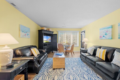 Beautiful Luxury Condo 1.5 blocks from Oceanfront, private parking  and a pool.