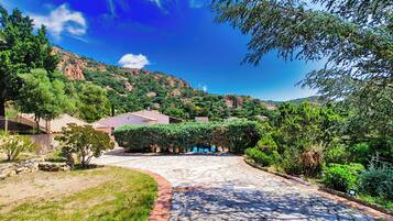 Enceinte de lâhĂ©bergement