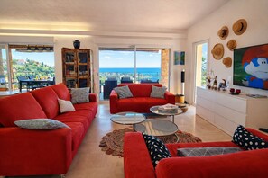 TV - Villa with sea view and swimming pool 8 to 10 people (Saint-Raphaël)