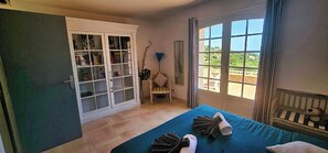 4 Schlafzimmer, Bügeleisen/Bügelbrett, kostenloses WLAN, Bettwäsche