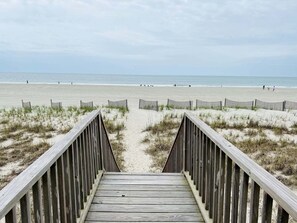 Beach nearby - Oceanfront 6BR High Tide Line at Holden Beach, perfect for 18 guests! (Holden Beach)