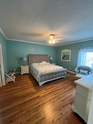 5 bedrooms, WiFi, bed sheets