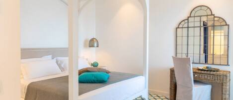 4 bedrooms, in-room safe, iron/ironing board, travel crib