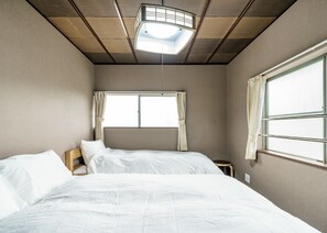2 chambres, bureau, draps fournis