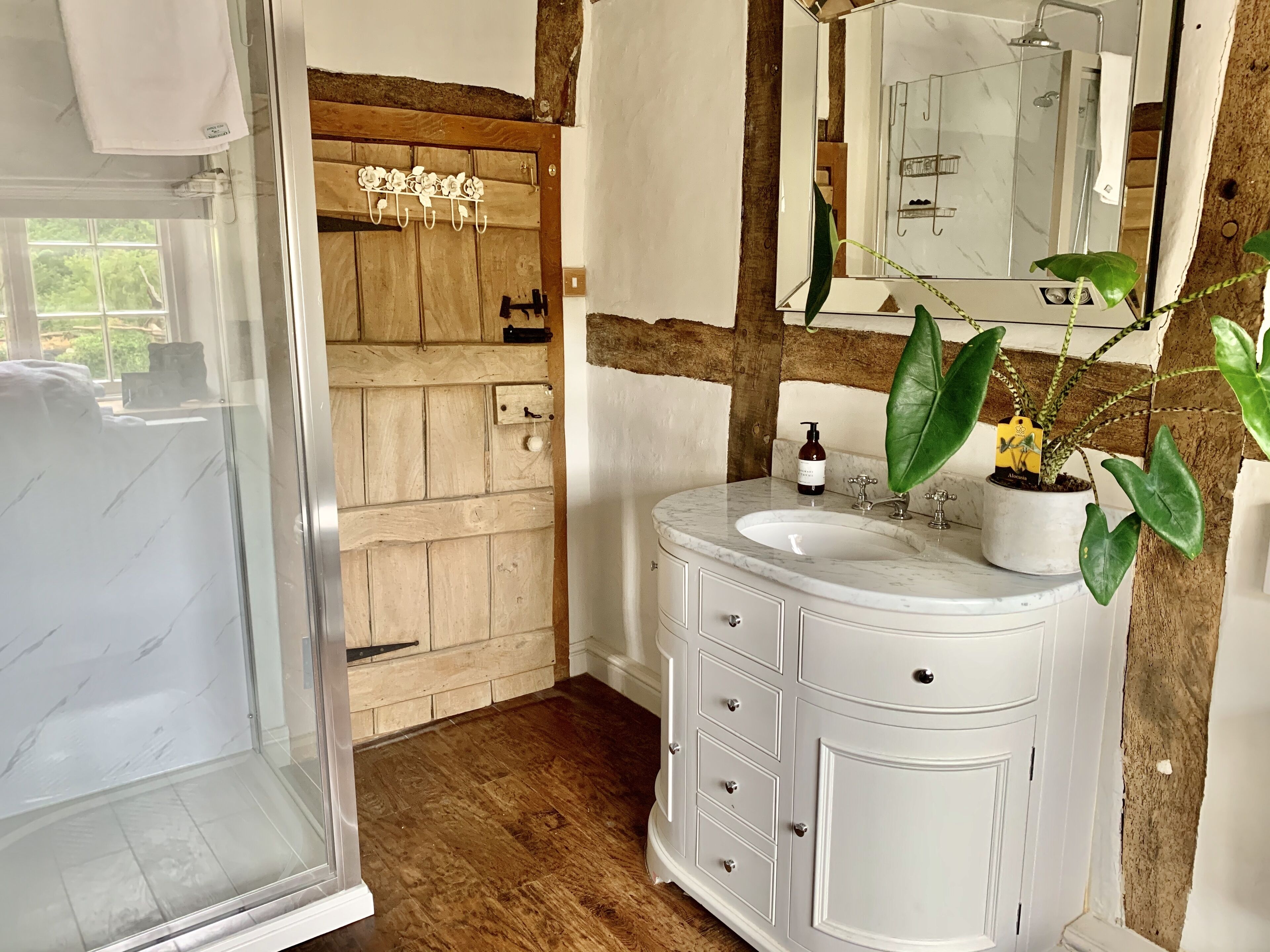 Deluxe Double Room | Bathroom | Shower, designer toiletries, hair dryer, bathrobes
