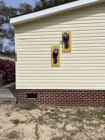 End of house that faces the street