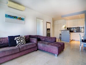 TV - Mediterraneo Seaview by Hello Homes Sitges (Sitges)