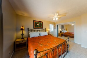 3 室のベッドルーム、アイロン / アイロン台、WiFi、ベッドシーツ