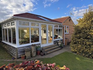 Exterior - Gardenside Lodge self - catering dog friendly holiday home in County Durham (County Durham)