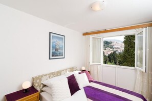 Apartment (One-Bedroom Apartment with Balcony) | 1 bedroom, cribs/infant beds - Apartment Nina (Dubrovnik)