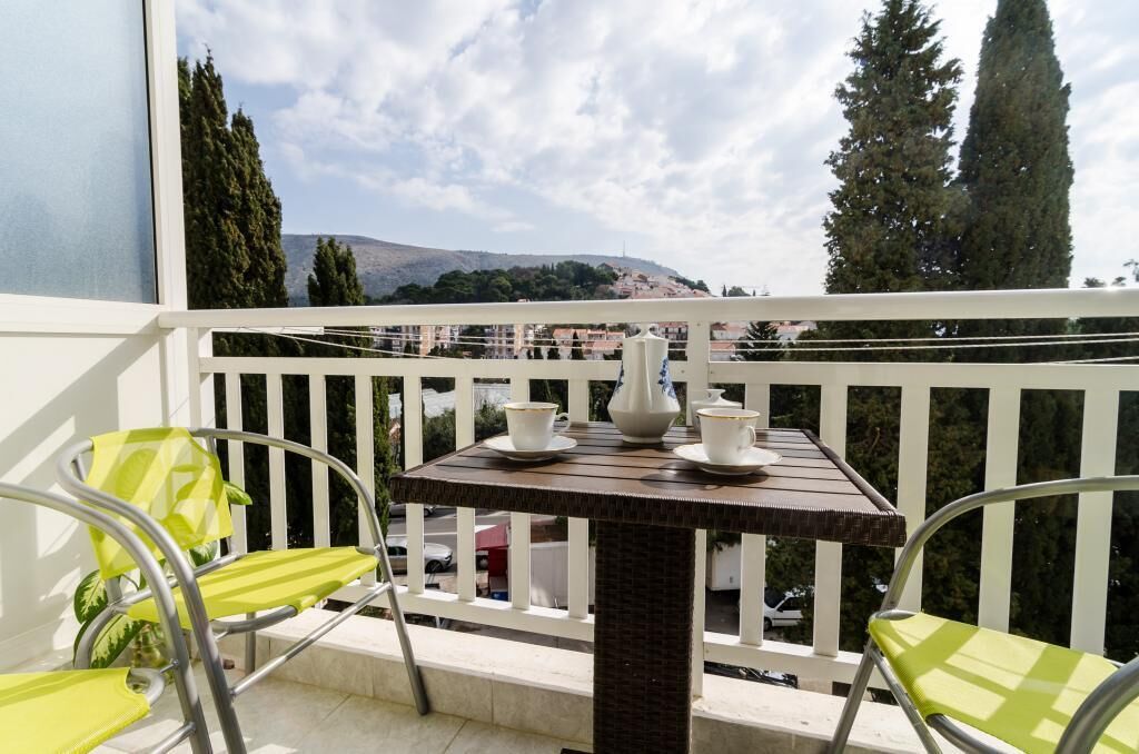 Apartamento (One-Bedroom Apartment with Balcony) | Sacada