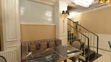 Sala de estar en el lobby