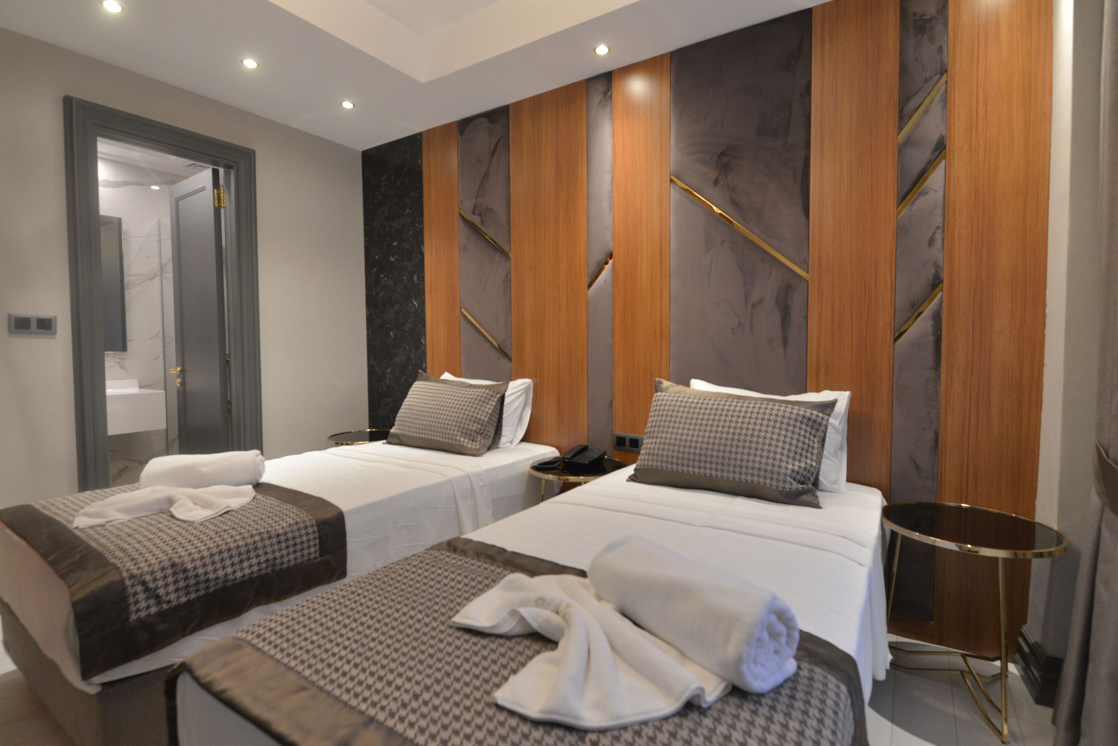 Photo - Santra Hotel