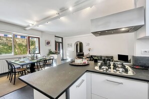 Family Apartment, Multiple Bedrooms (Menaggio 57) | Private kitchen | Microwave, oven, stovetop, dishwasher - Menaggio 57 (Menaggio)