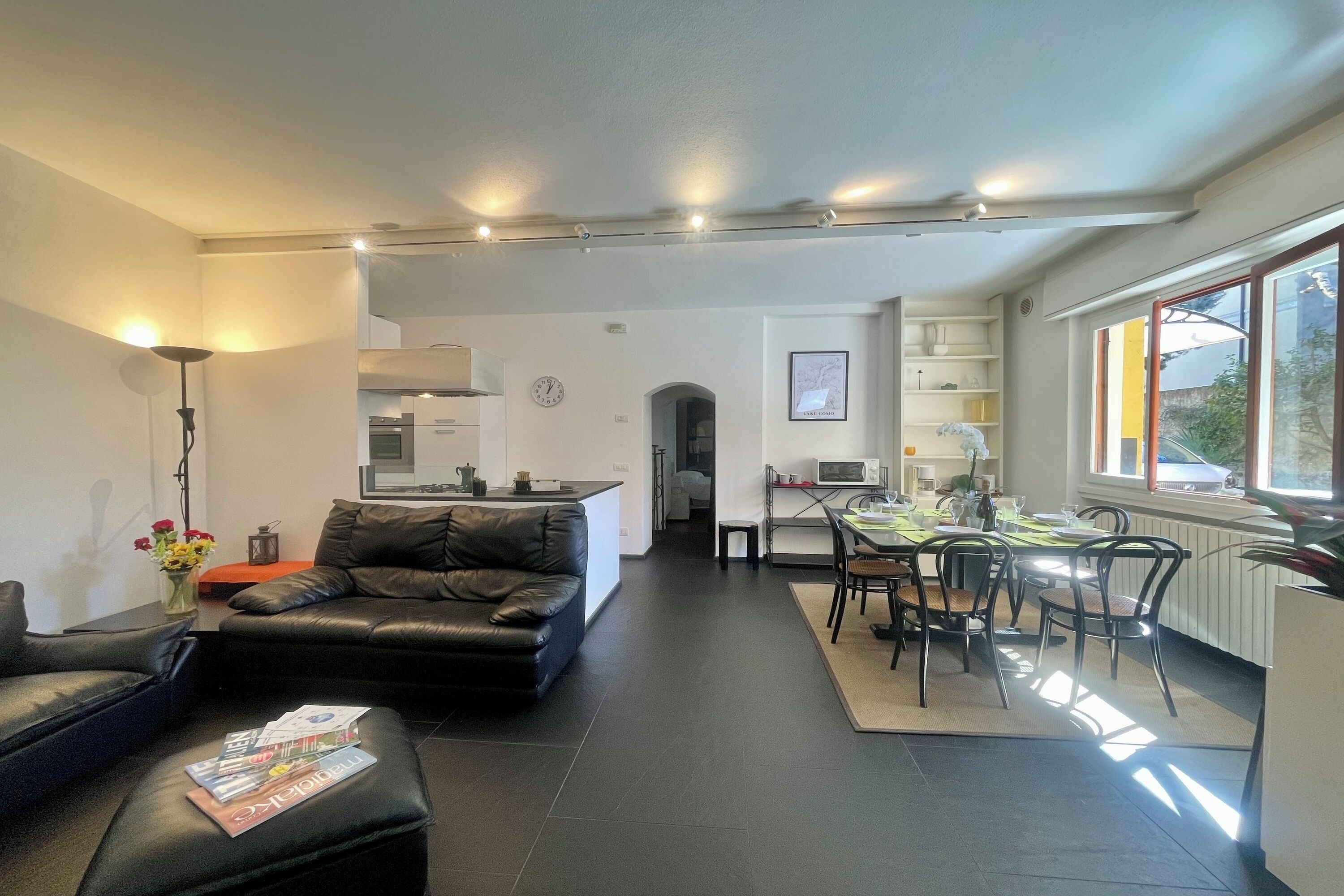 Perhehuoneisto, useita makuuhuoneita (Menaggio 57) | Olohuone | 24–tuumainen taulutelevisio, jossa kaapelikanavat