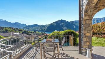 Villa estándar, varias habitaciones (Villa Tremezzo) | Restaurante al aire libre