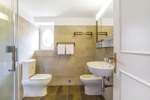 Combined shower/bathtub, rainfall showerhead, hair dryer, bidet