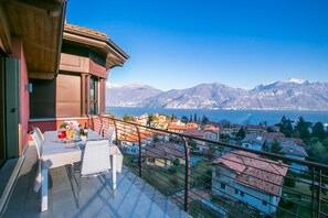 Familien-Penthouse, Mehrere Betten, Bergseite (La Perla Di Menaggio - Panoramica) | Balkon