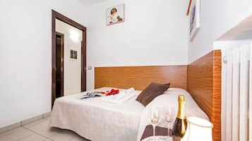 Apartamento família, vários quartos (Bella Lake View) | 2 quartos, ferros/tábuas de passar roupa, Wi-Fi (sobretaxa)