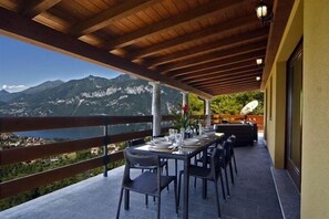 Villa, 4 Schlafzimmer | Balkon