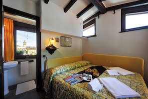 Honeymoon villa, 1 slaapkamer, aan het meer (La Torre Di Porlezza) | 1 slaapkamer, een strijkplank/strijkijzer, gratis wifi, beddengoed