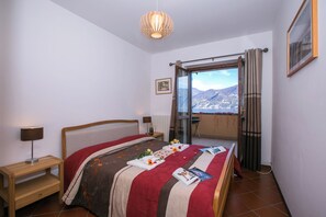 Appartamento familiare, camere multiple, lato montagna (Bellavista Grande) | 4 camere, ferro/asse da stiro, Wi-Fi (a pagamento), lenzuola