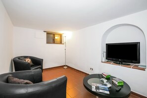 Family Apartment, Multiple Bedrooms, Mountainside (Bellavista Grande) | Living area